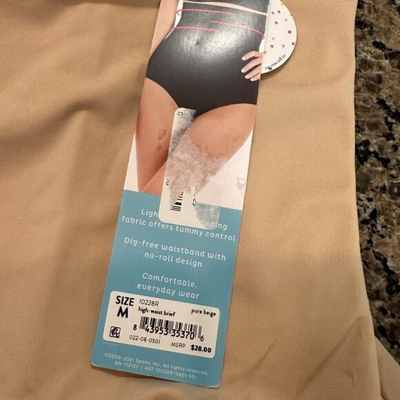 Assets by Spanx High Waisted Control Brief Nude Pure Beige Medium NWT - Picture 6 of 6